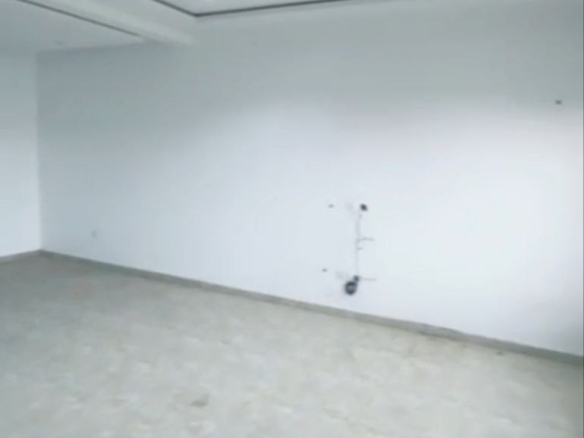 photo 5992510496944803241 y