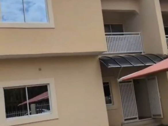 photo 5992510496944803333 y