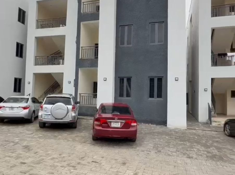 photo 6010083123708151687 y 1