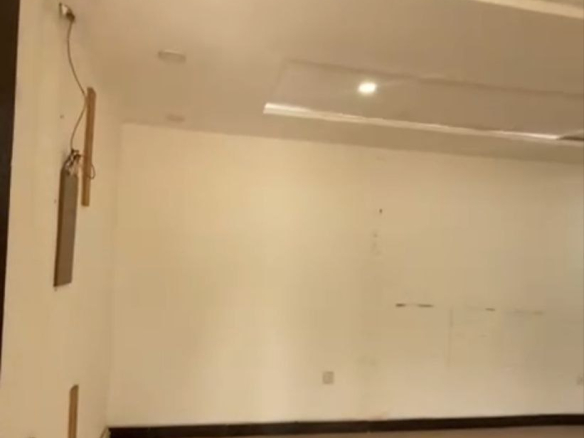 photo 6014618948475144264 y