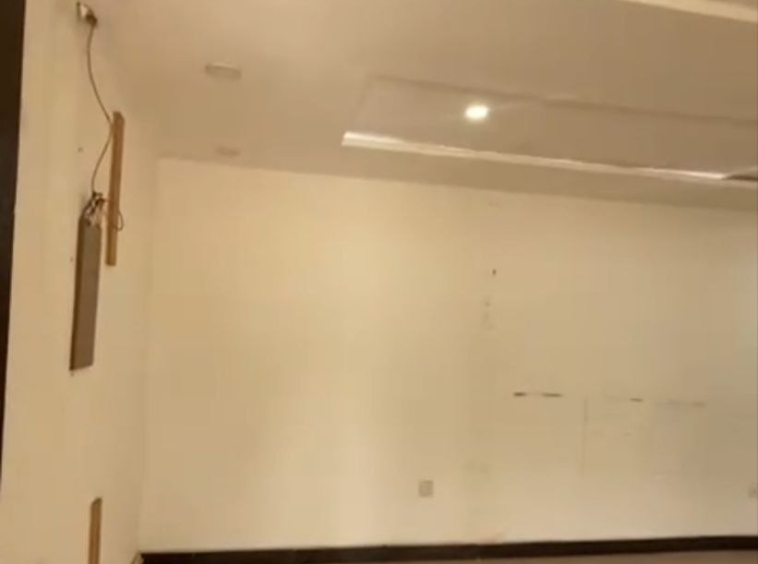 photo 6014618948475144264 y