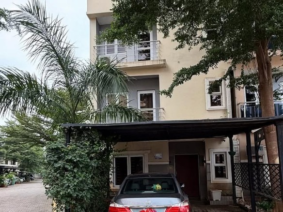 For Sale Furnished 4 bedroom Terrace Duplex1 Room BQ (Corner Unit)