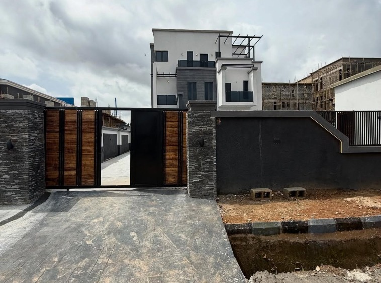 5888524167568018754 1