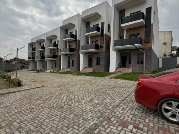 FOR SALE 🚨🏘️ Shell Finished 4 Bedroom Terrace Duplex 1 BQ📍 Lifecamp Abuja💰 ₦180 Million💼 8