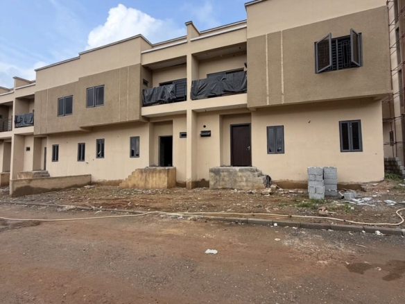 photo 5929286113036454879 y