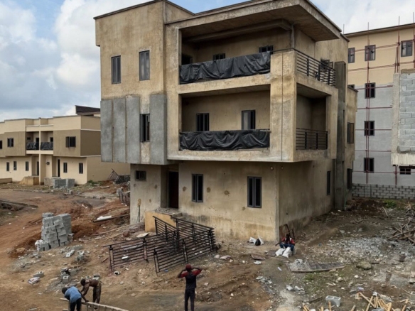 photo 5929286113036454893 y