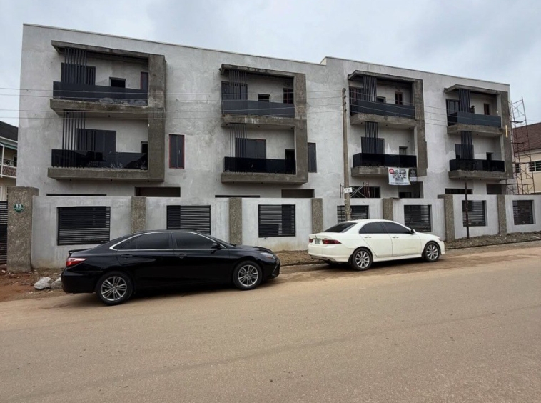 photo 5929286113036454903 y