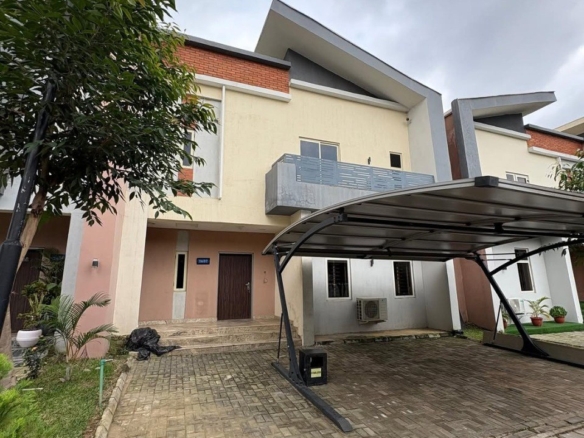 photo 5929286113036454913 y