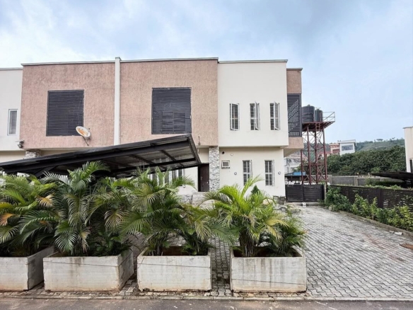 photo 5951932612299836127 y