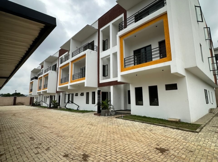 photo 5951932612299836176 y