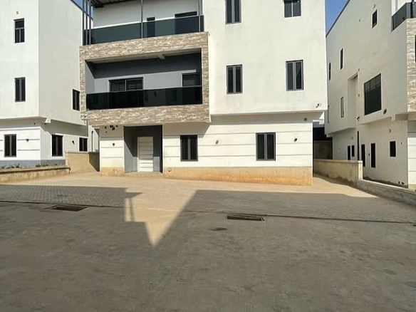 photo 5958262603820157532 x