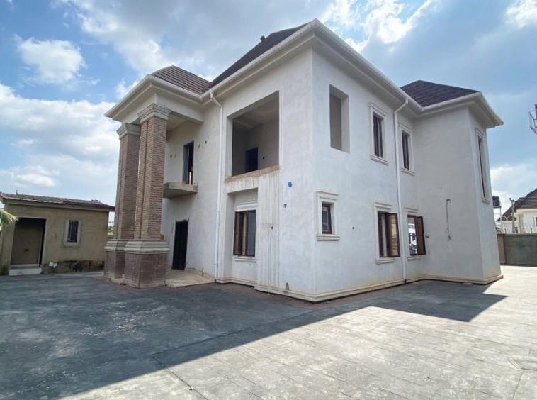 photo 5958262603820157557 y