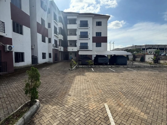 photo 5972277176596285311 y