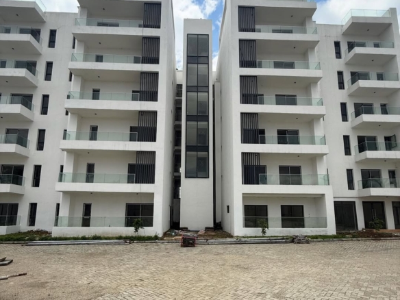 photo 5972277176596285382 y