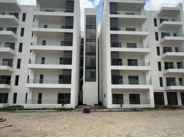 photo 5972277176596285382 y