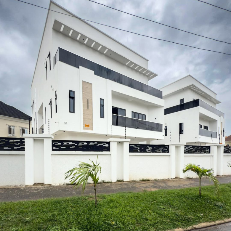 🏠✨ 6 Bedroom Fully Detached Duplex for Sale in Asokoro 🌟Looking for your dream home This stun