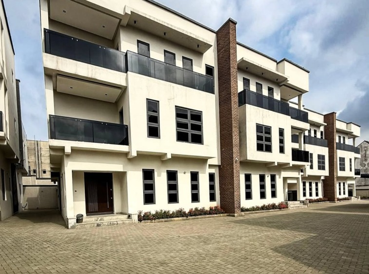 🏡 LUXURY SMART HOME FOR SALE 🏡📍 Asokoro Abuja✨ Brand New 6 Bedroom Smart Mansion 💡🚪Modern