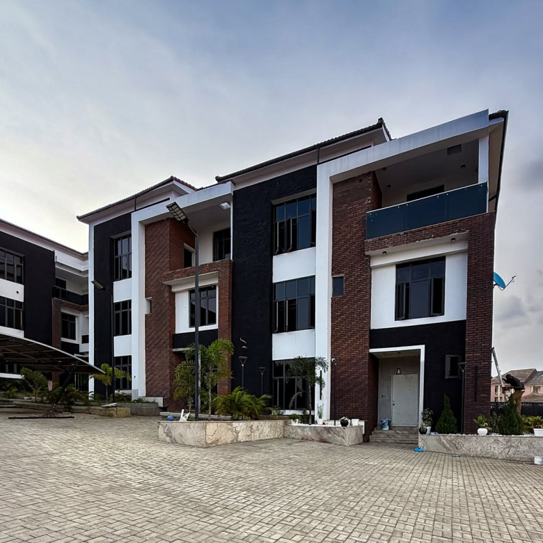 🏡✨ KADO PARTLY FURNISHED 4 BEDROOM TOWNHOUSE GATED💰 Now N500M‼️ Was N550M📍 Location Kado 18