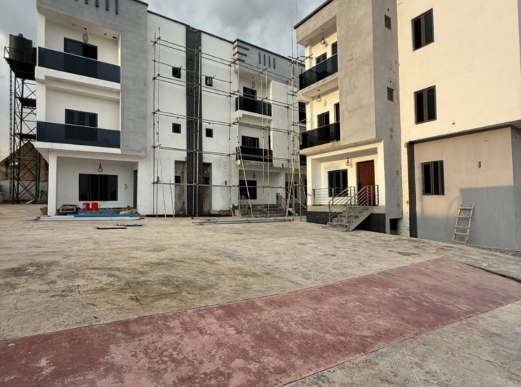 photo 5990108072628047558 y