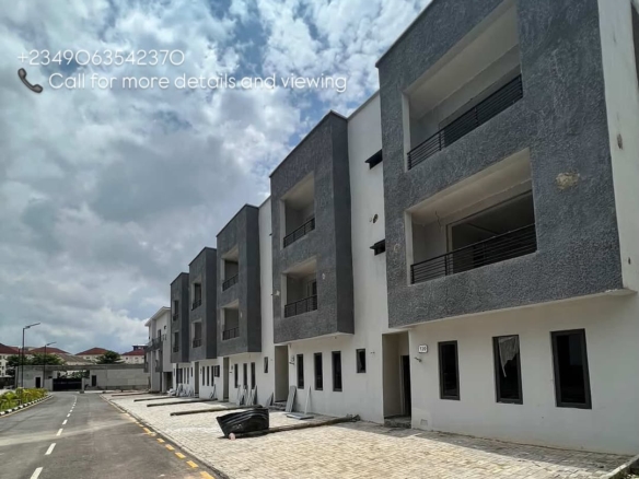 photo 5994724574060727260 y