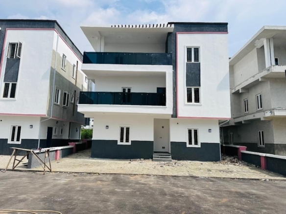 photo 6001356510371891355 y