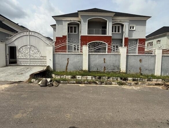 photo 6030691441946249991 y optimized 100