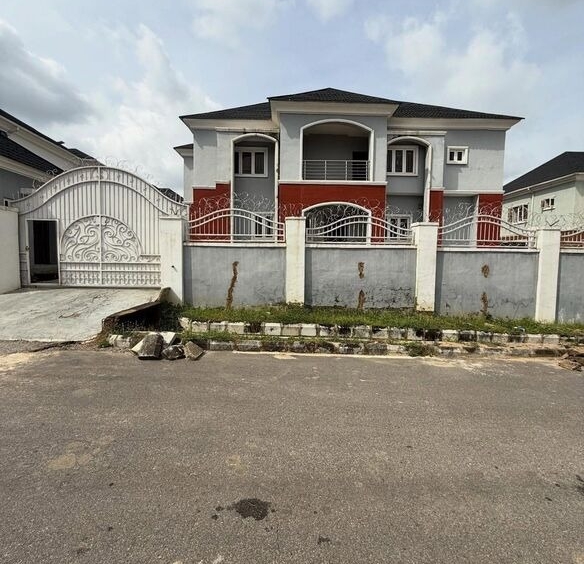 photo 6030691441946249991 y optimized 100