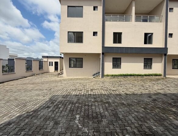 photo 6030691441946250003 y optimized 100