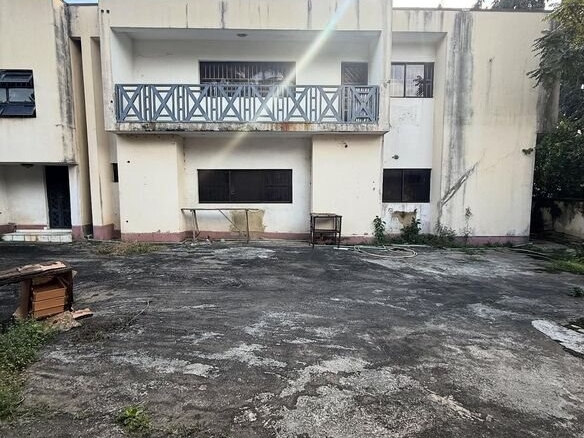 photo 6041787936635817964 y 1 optimized 100