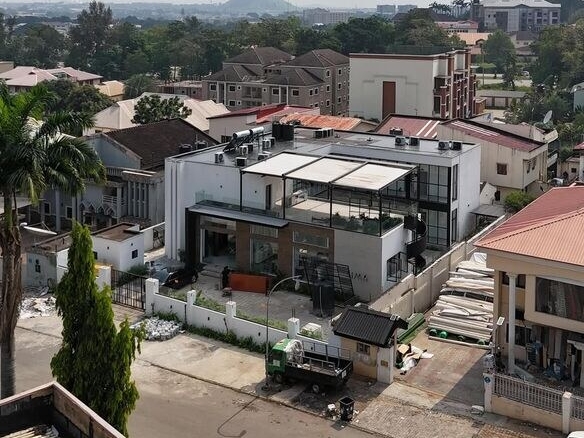 photo 5783045684951976807 y optimized 100