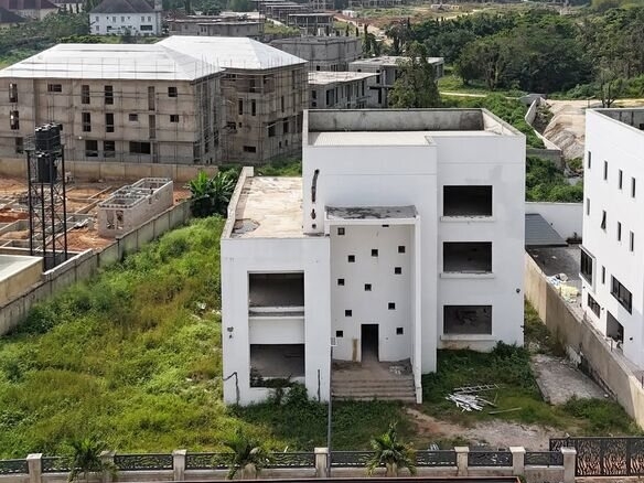 photo 5783045684951976844 y optimized 100