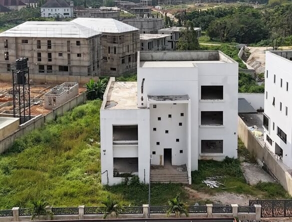 photo 5783045684951976844 y optimized 100