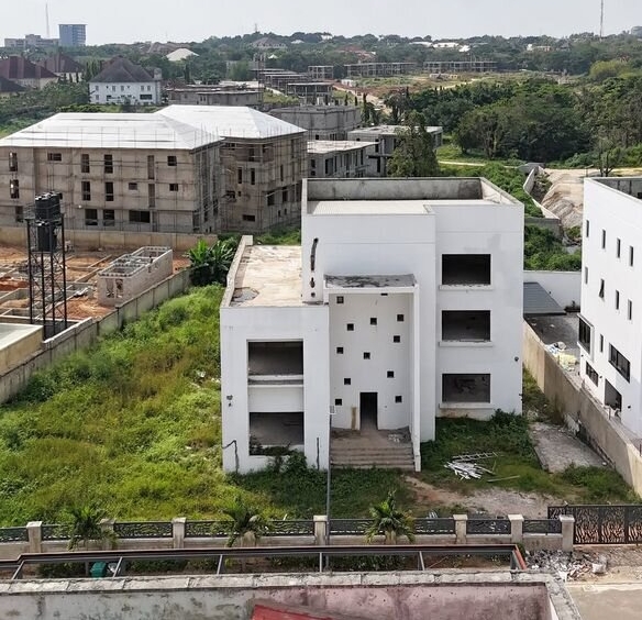 photo 5783045684951976844 y optimized 100