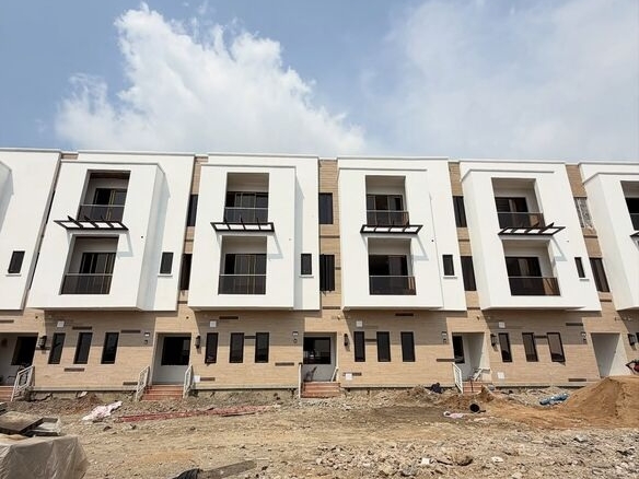 photo 6044039736449502057 y optimized 100