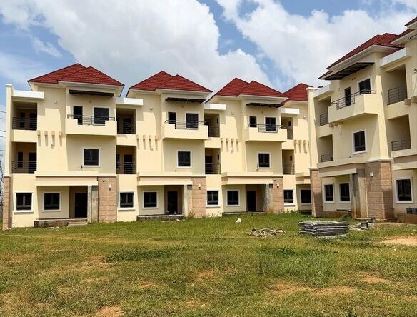 photo 6044039736449502082 y optimized 100