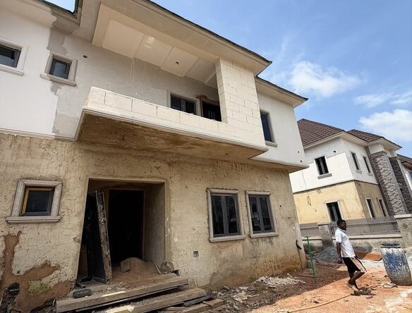 photo 6044039736449502107 y optimized 100