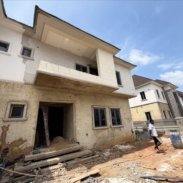 photo 6044039736449502107 y optimized 100