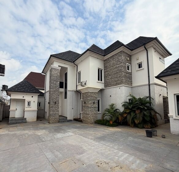 photo 6044039736449502114 y optimized 100