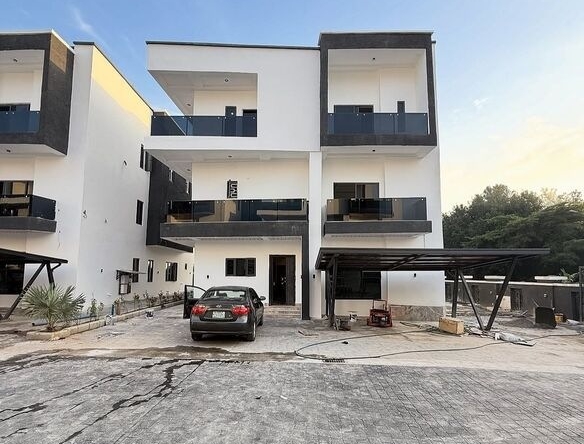 photo 6044039736449502156 y optimized 100