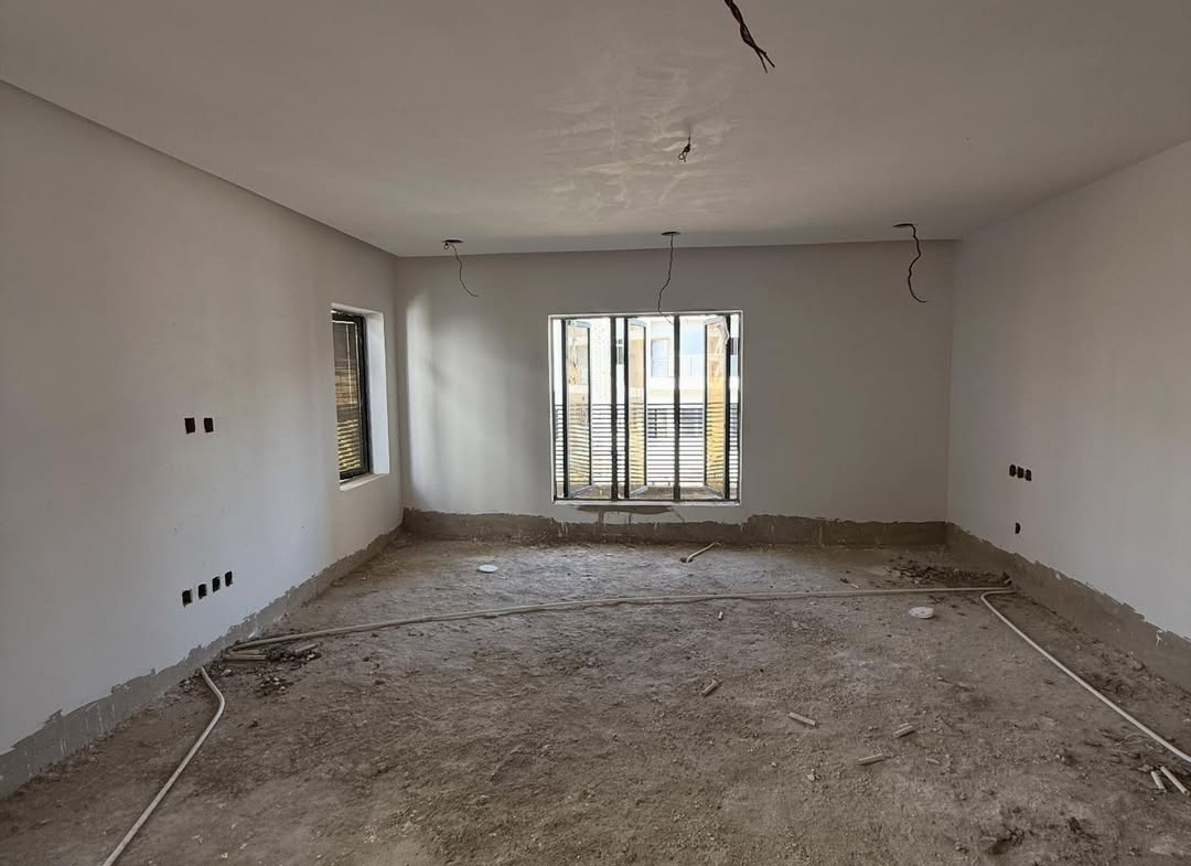 5 Bedroom Semi-Detached Duplex for Sale in Katampe setting rooms