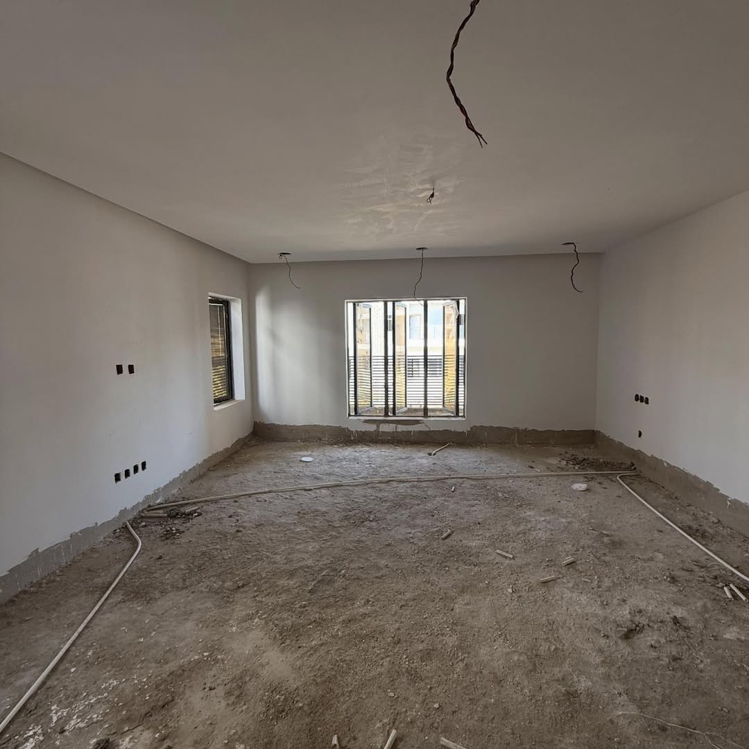 5 Bedroom Semi-Detached Duplex for Sale in Katampe setting rooms