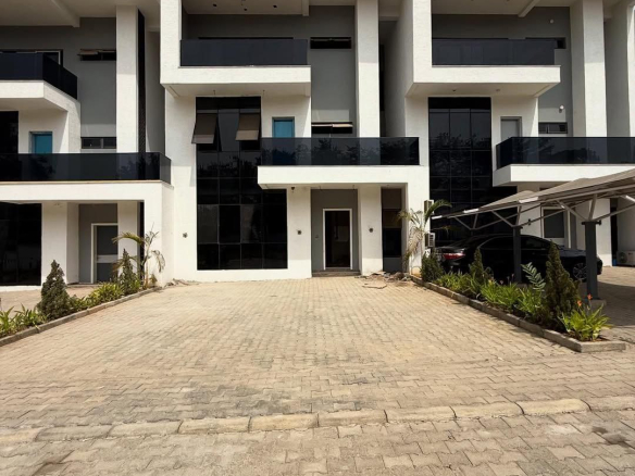 Spacious 4 Bedroom Terrace Duplex with 1 Room BQ in Minister Quarters Abuja - Photo 1