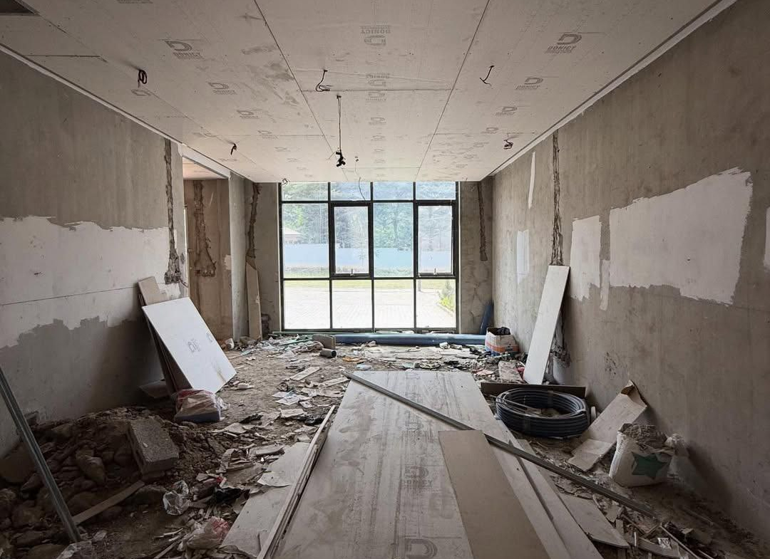 Spacious 4 Bedroom Terrace Duplex with 1 Room BQ in Minister Quarters Abuja - Photo 3