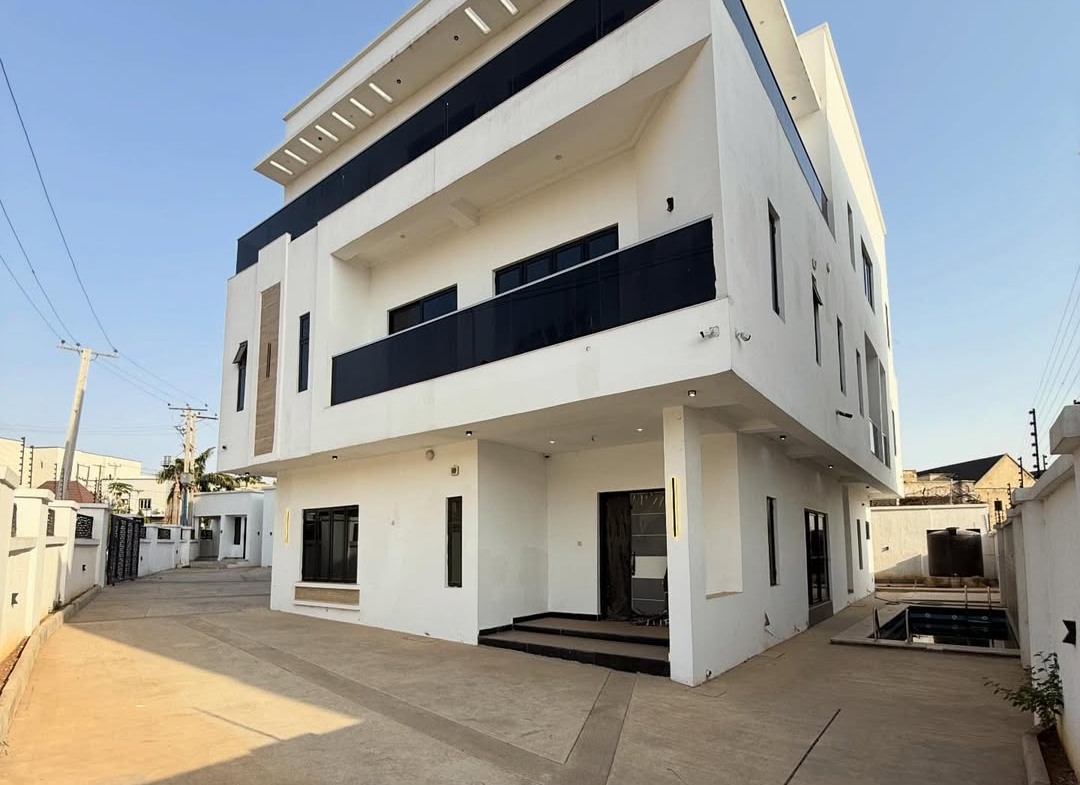7 Bedroom Detached Duplex for Sale in Asokoro Abuja