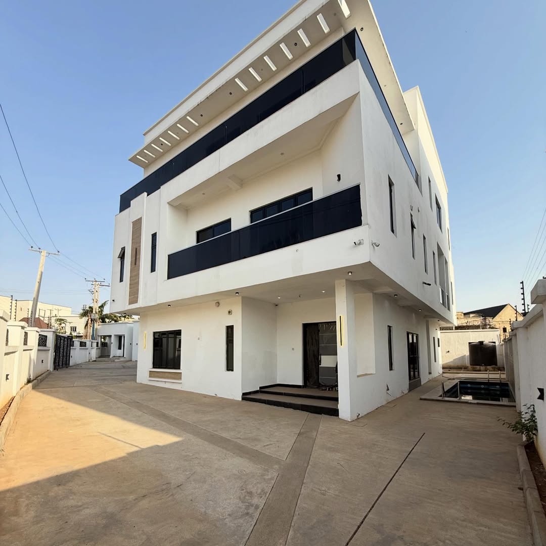 7 Bedroom Detached Duplex for Sale in Asokoro Abuja