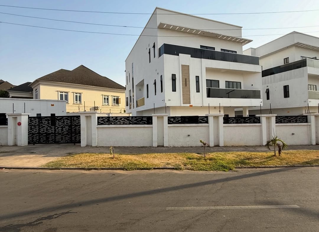 7 Bedroom Detached Duplex for Sale in Asokoro Abuja