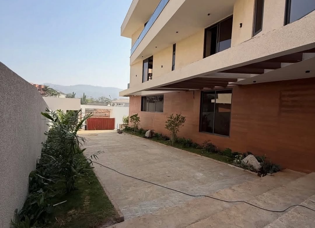 6 Bedroom Fully Detached Duplex for Sale in Katampe Extension Abuja