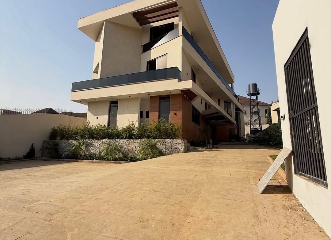 6 Bedroom Fully Detached Duplex for Sale in Katampe Extension Abuja