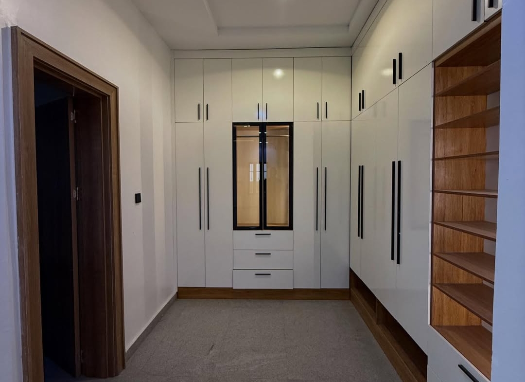 7 Bedroom Detached Duplex for Sale in Asokoro Abuja