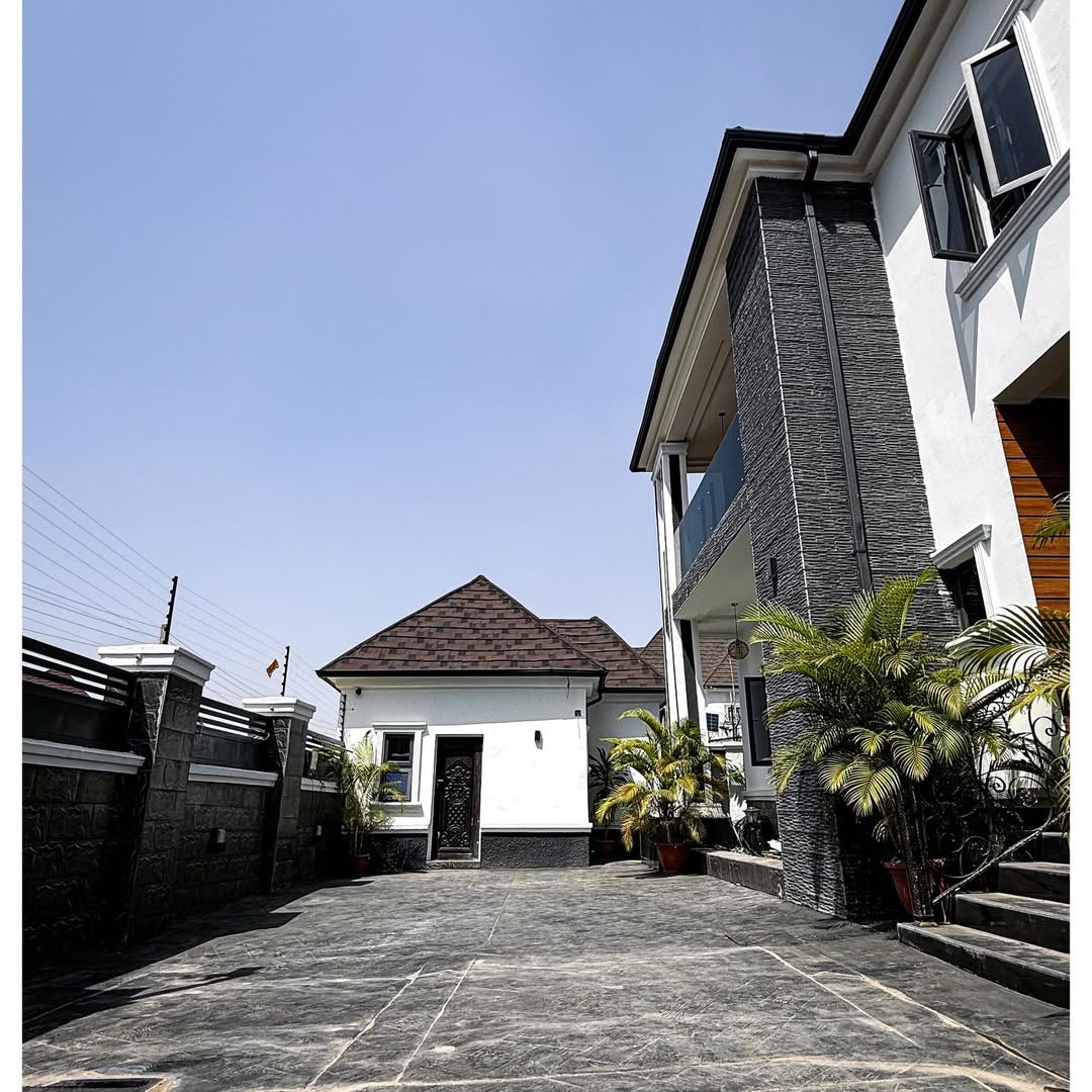 4 Bedroom Detached Duplex for Sale in Lugbe Abuja